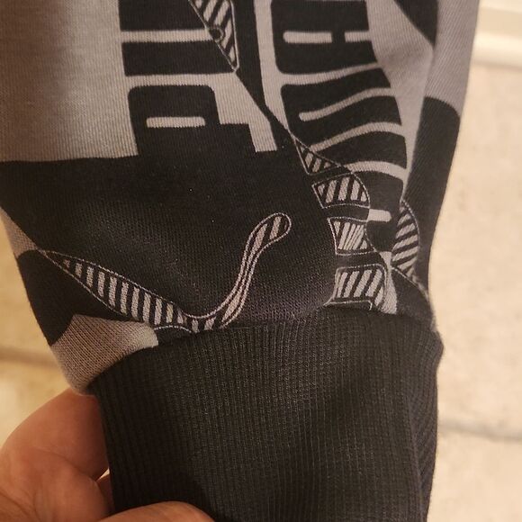 Puma Men's Gray & Black Logo Printed Pullover Hoodie Size XL - Picture 5 of 10